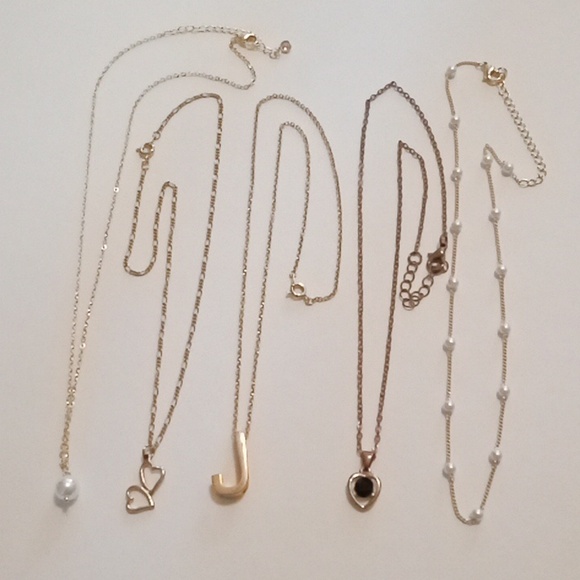 unknown Jewelry - #1110. 5 Piece Assorted Gold Toned Pendant And Faux Pearl Necklace Bundle